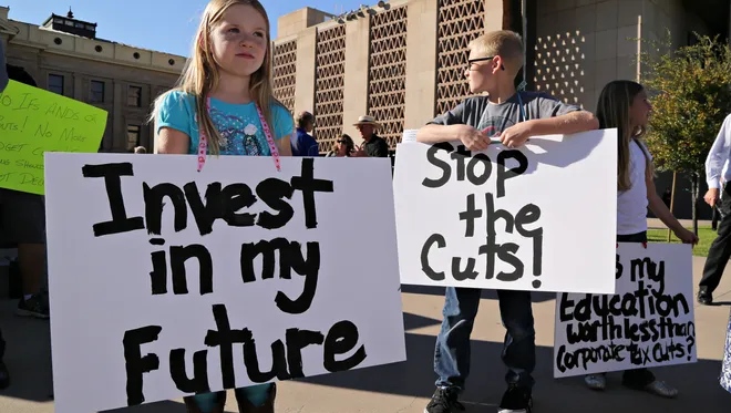 mmpadellan's tweet photo. Tweeps: Our kids deserve schools, not GOP cuts that favor prisons and ICE! These slashes hurt families like ours, coast to coast. Let’s fight for our future! 

Can we get 1,000 fast RTs and replies with #GOPCutsKillEducation to make it trend? 

Please and thank you! 🙏💪 https://t.co/vq2VgvUkal