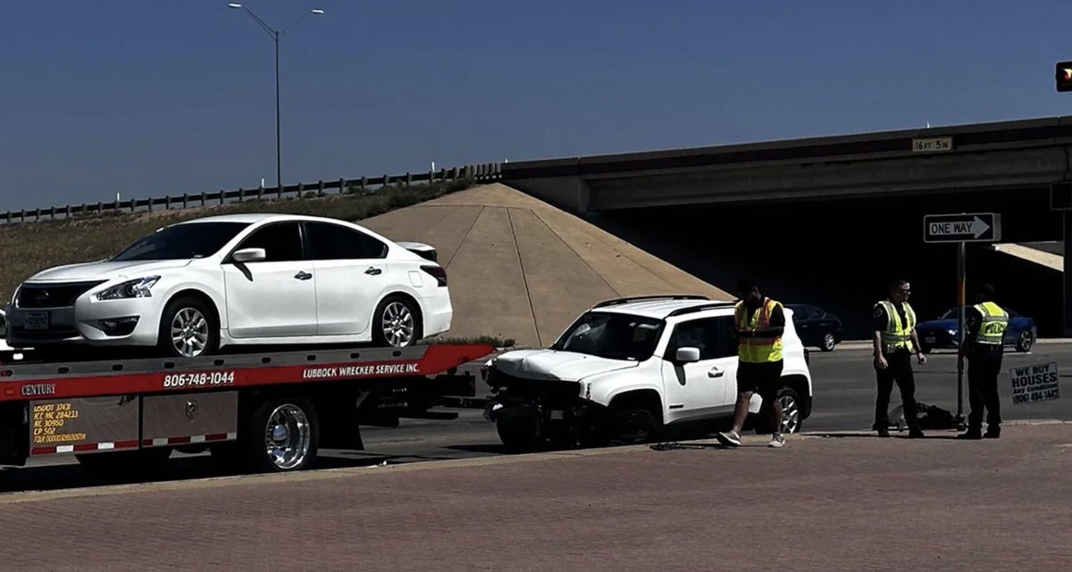 LiggettLawGroup's tweet image. Two-vehicle #crash causes serious #injuries at 19th &amp;amp; West Loop intersection: bit.ly/4nsb9YC 

#Lubbock intersections are hotspots for #CarAccidents. When drivers ignore traffic rules, injuries follow. Call us at (806) 744-4878 for your #FreeConsultation. #Lawyers