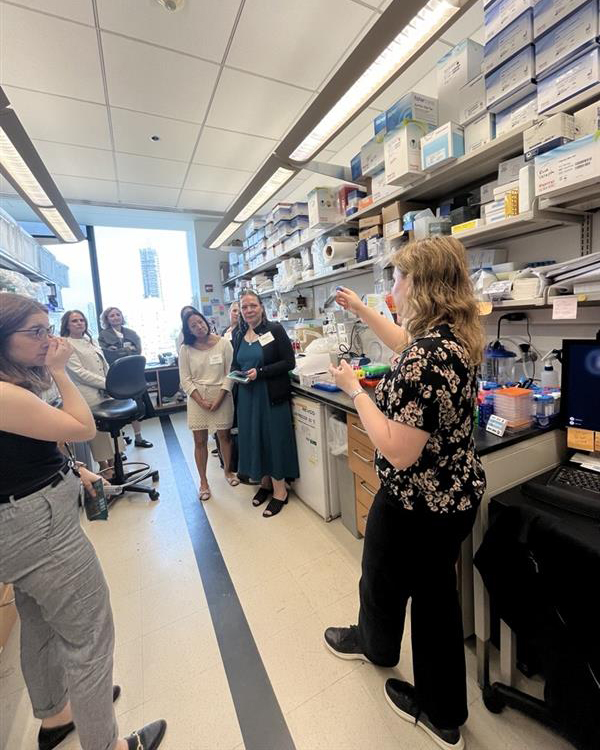Tina's Wish (@tinaswish) on Twitter photo Huge thanks to <a href="/Dan_A_Heller/">Daniel Heller</a>, and his team at <a href="/MSKCancerCenter/">Memorial Sloan Kettering Cancer Center</a> for welcoming our supporters into the Heller Cancer Nanomedicine Lab 🔬. 
Exciting work on a blood test for early ovarian cancer detection! Huge thanks to <a href="/Dan_A_Heller/">Daniel Heller</a>, and his team at <a href="/MSKCancerCenter/">Memorial Sloan Kettering Cancer Center</a> for welcoming our supporters into the Heller Cancer Nanomedicine Lab 🔬. 
Exciting work on a blood test for early ovarian cancer detection!