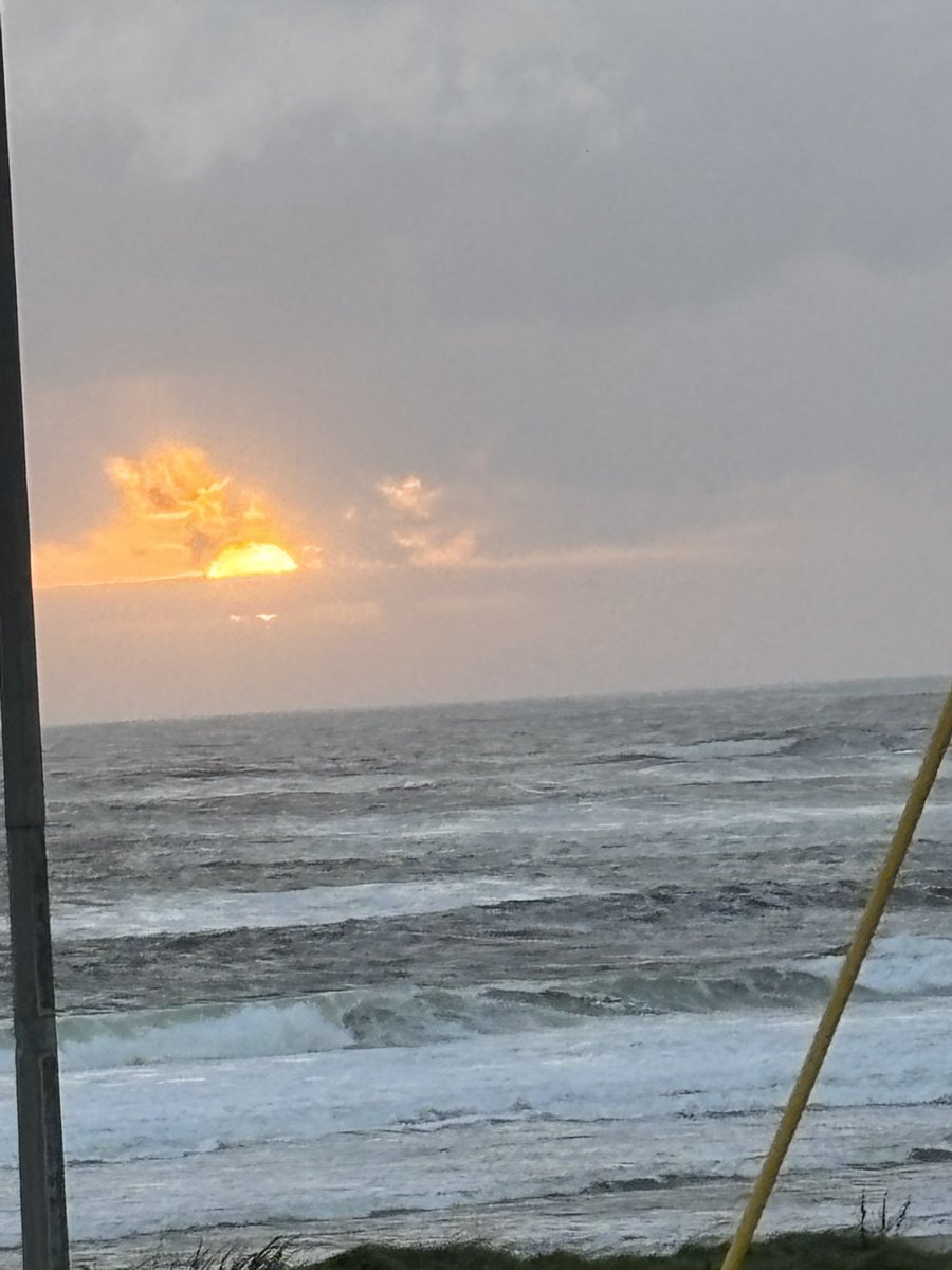 M33ARY's tweet photo. Sunset in Spanish Point on @wildatlanticway this evening. Not great photos as I found it difficult to hold the phone with the wind 🤣 #TheBannerCounty 💛💙🇮🇪 https://t.co/jTPQHYAa5z