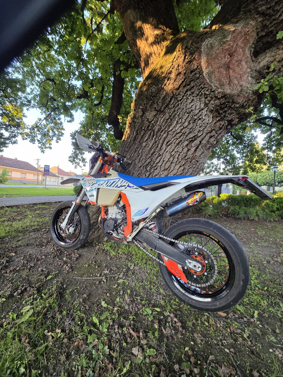 iamreloading's tweet image. Supermoto time