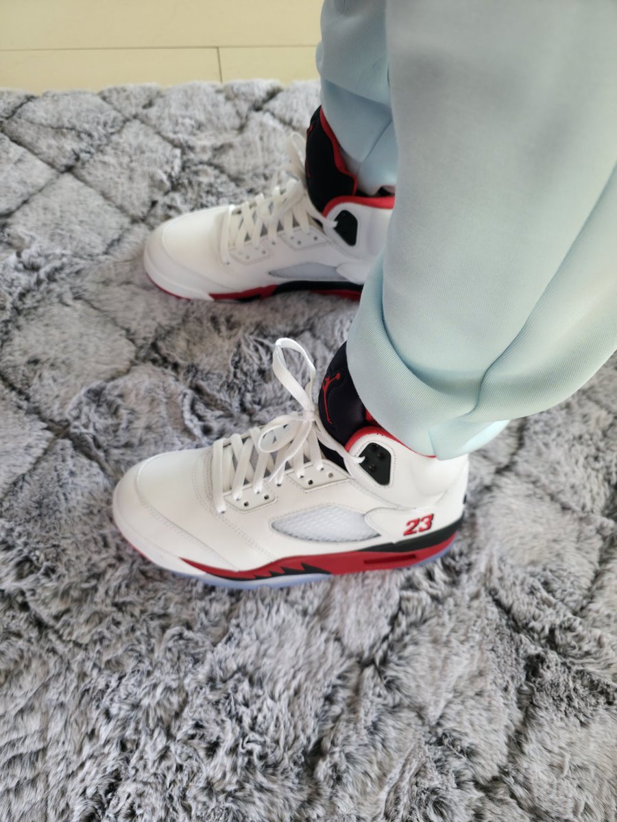 iamreloading's tweet image. Jordan 5 Fire Red