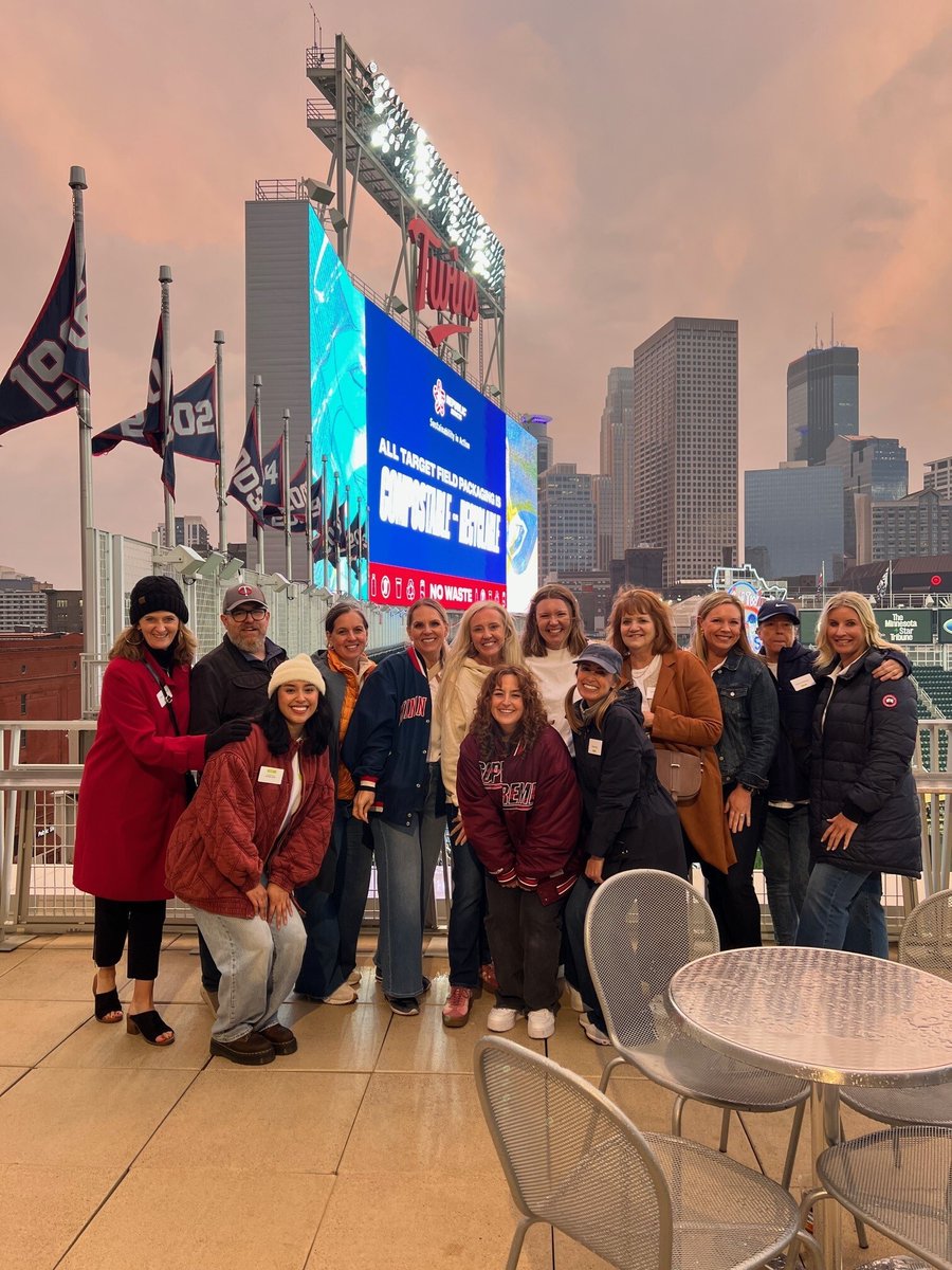 24seventalent's tweet image. Last week, our Minnesota team celebrated our ongoing partnerships and community alongside our clients and candidates with a night under the lights at the Twins game!  ⚾

#teamfun #clientappreciation #candidatecommunity #twinsbaseball