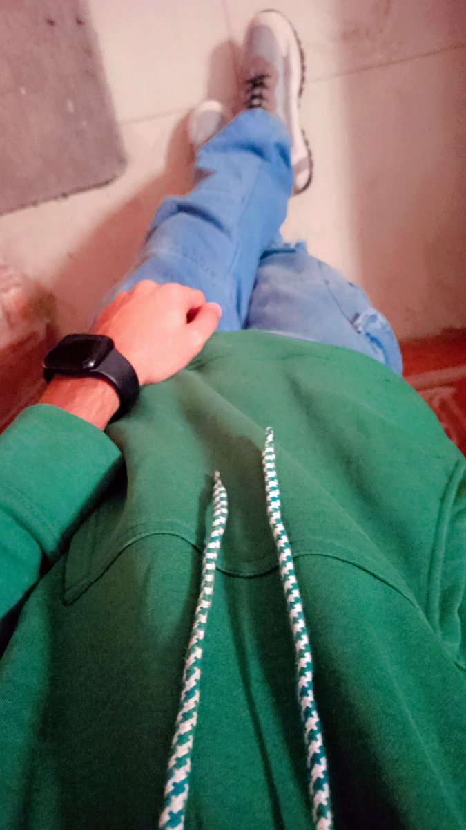 مساء الخير من المكلا. 💗
وش مسوويين ي حلوين؟!🌚