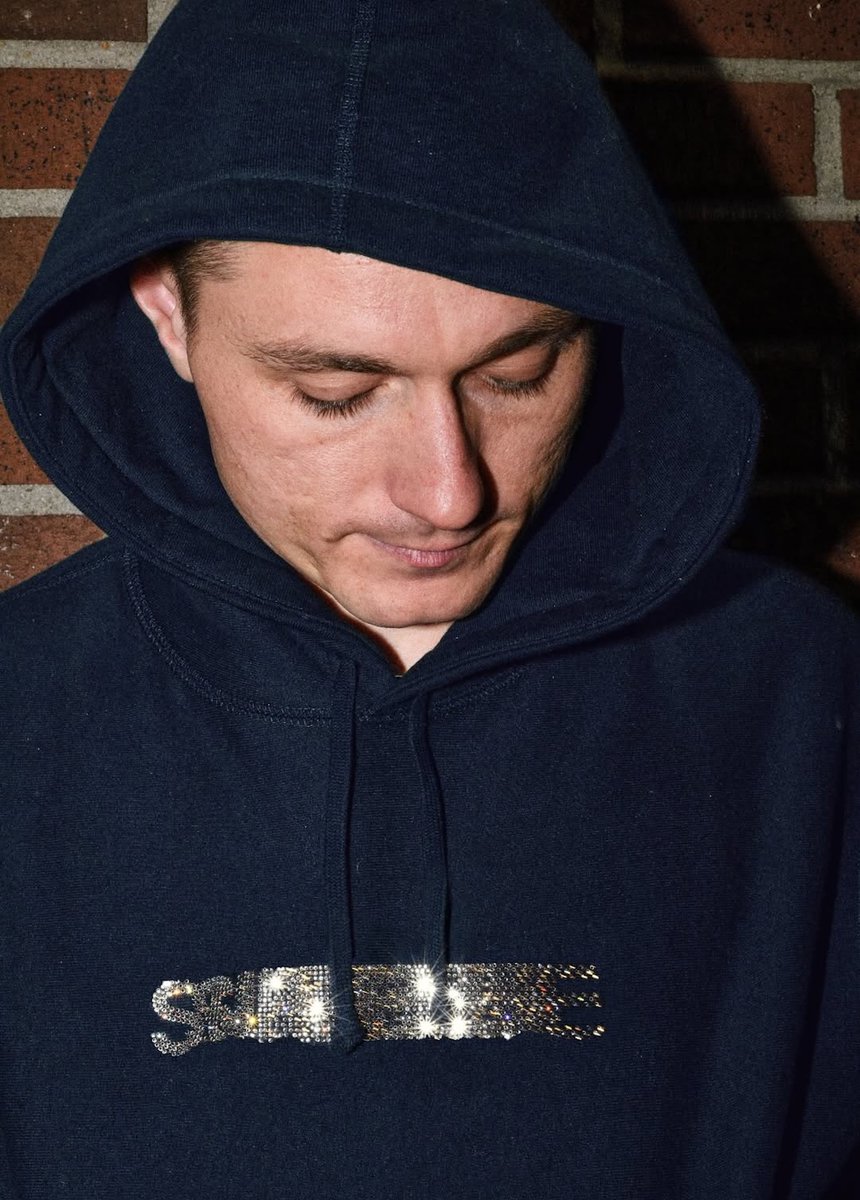 Supreme Swarovski Motion Logo M ブラック Supreme x Swarovski モーションロゴ パーカー ネイビー M - メルカリ