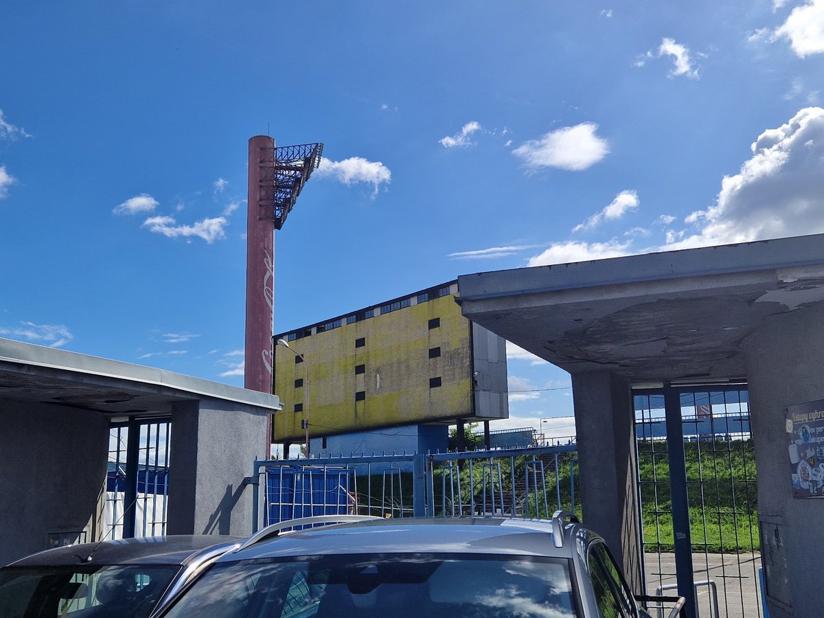 bluenosethomas's tweet image. Currently in Bratislava and wanted to visit the ground we played Inter at in 1984 - only to be thwarted by a security guard currently still fighting the Cold War (Twat).

Very dilapidated &amp;amp; run down, but a little bit of history visited.