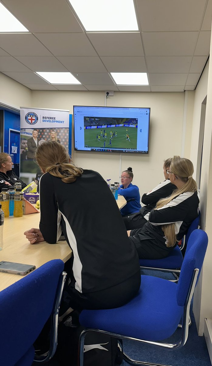 NRCFAREFDEV's tweet image. DEVELOPMENT | This evening we are at @NorthRidingFA HQ four our first @PhostersFM Women’s Development Group meeting of the season. Great to see the referees working hard in the practical before LOTG updates &amp;amp; watching this evenings @NRFLOfficial game😀⚽️