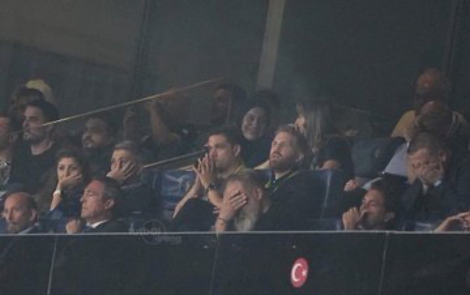 Size oy verecek olan kongre üyelerinin inşallah bedeli ailelerinden yakınlarından çıkar fenerbahçe'nin yıllardır hakkını yiyenleri tek bir maçta bile gerekeni yapmadınız