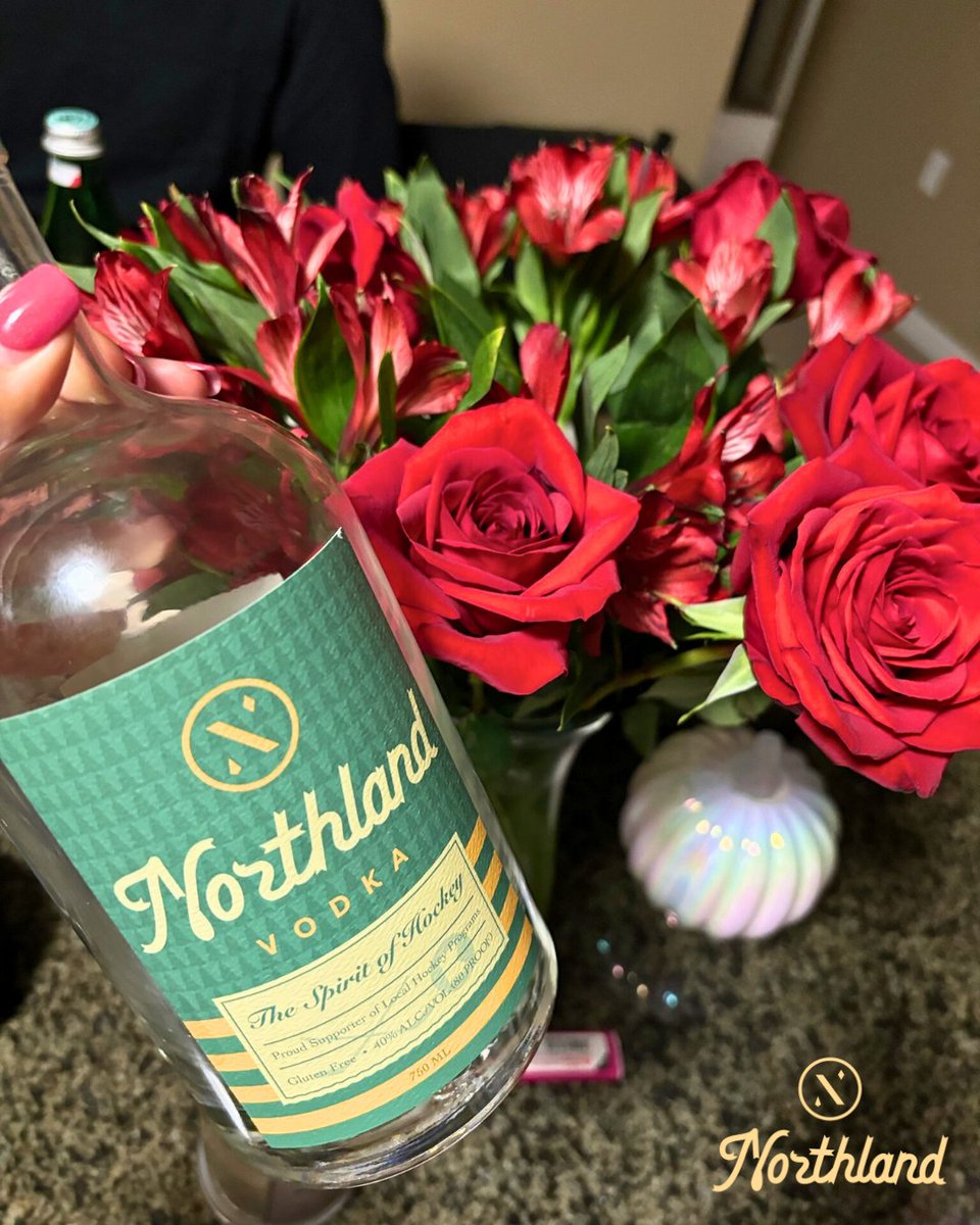 NorthlandVodka's tweet photo. Date night ready. 🌹🍸 Northland Vodka is the perfect gift for the one who deserves it all!
#NorthlandVodka #MNMade #LocalLove https://t.co/dMSRkwgo44