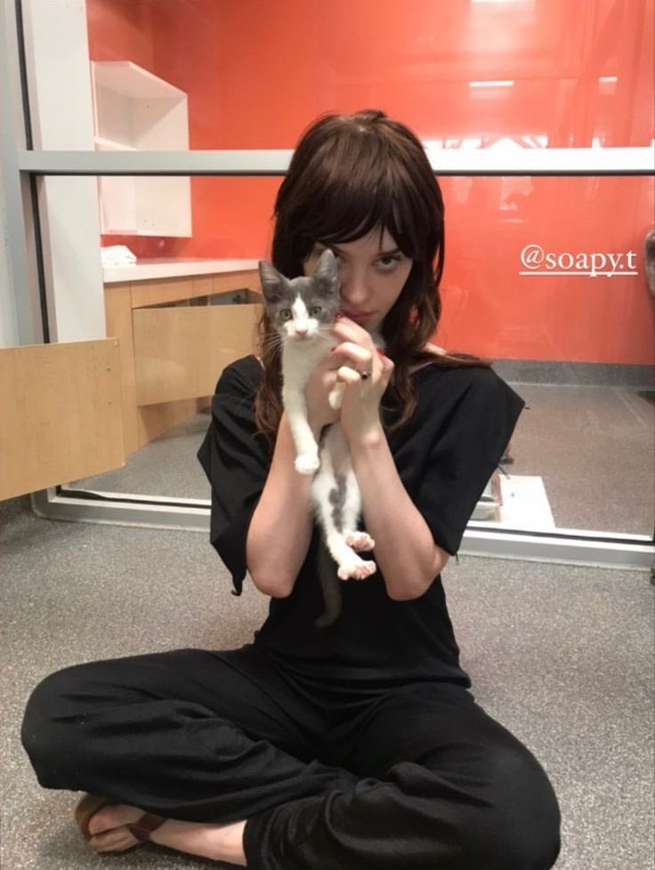 sophie thatcher files (@soapyfiles) on Twitter photo 