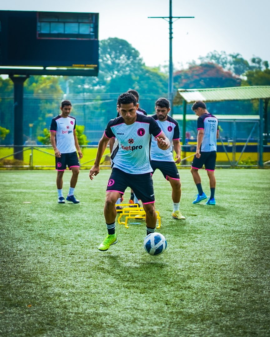 Nada reemplaza el trabajo duro. 🔝⚽ 

💯 Cada entrenamiento es una oportunidad para crecer, mejorar y dejarlo todo en la cancha.