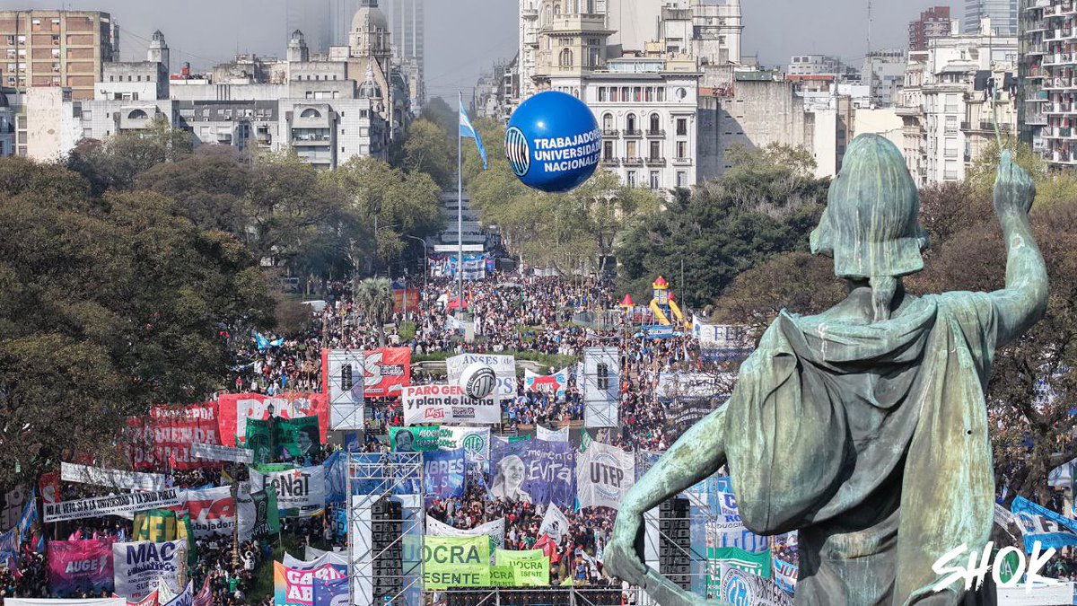 shokargentina's tweet image. 📍Congreso
AHORA | Masiva manifestación en defensa de la Universidad Publica y del Garrahan mientras la Cámara de Diputados discute los vetos de Milei al presupuesto universitario y la Ley de Emergencia Pediatrica.