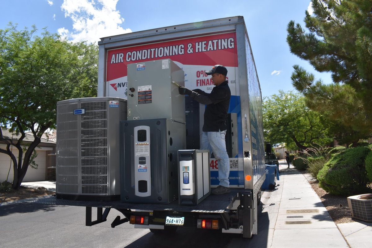 nrshvacservices's tweet image. 👨‍🔧 HVAC Days at NRS
From loading the truck to powering up a new American Standard system — we keep Las Vegas cool &amp;amp; comfortable ❄️🔥
📞 702-935-0777 | 🌐 nrs.vegas

#HVACDays #HVACLasVegas #ACInstallation #NRSVegas