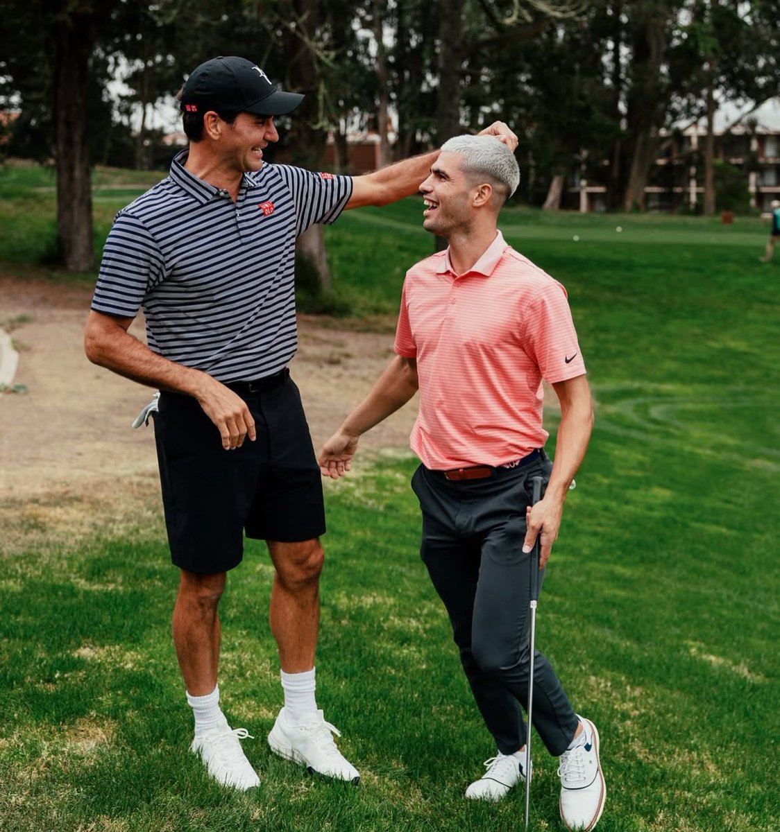 Federer y Alcaraz, jugando al golf, en San Francisco.

La leyenda.
Su heredero.