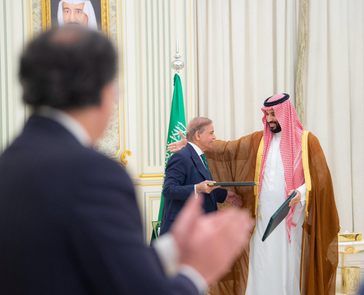 naif10099's tweet photo. #ولي_العهد_الأمير_محمد_بن_سلمان
#الدفاع_الاستراتيجي_المشترك
#SaudiArabia
#Pakistan
#The_Middle_East
#Islamic_world https://t.co/3s0EnzaFlt