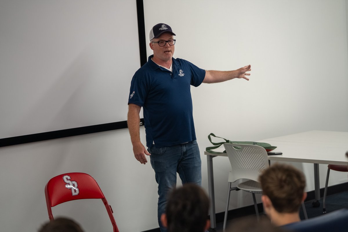 StonyBrookMLAX's tweet image. Thank you to Jack Nelson from the @Tunnel2Towers Foundation for speaking with our team 🙏

T2T honors first responders, veterans, and their families and we’re proud to support their mission. We can’t wait to run the Tunnel to Towers 5K next weekend to help make an impact ❤️🇺🇸