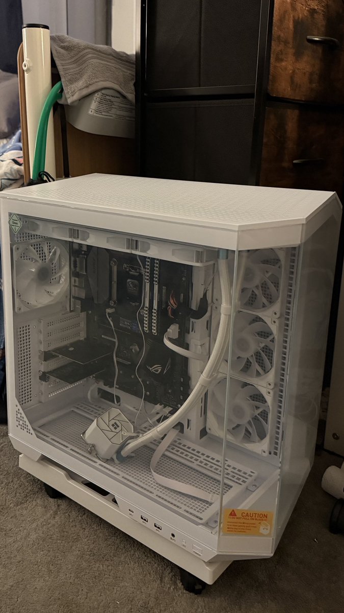 Loz // Not Bucket List Journey tweet media