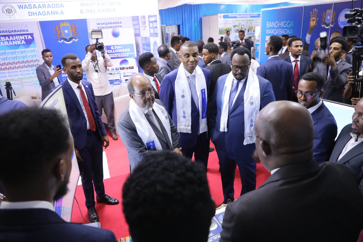 RadioMuqdisho's tweet image. President @HassanSMohamud and PM @HamzaAbdiBarre inaugurated the exhibition in Mogadishu that presents 3 years of achievements by Somali government agencies. #SomaliaDevelopment