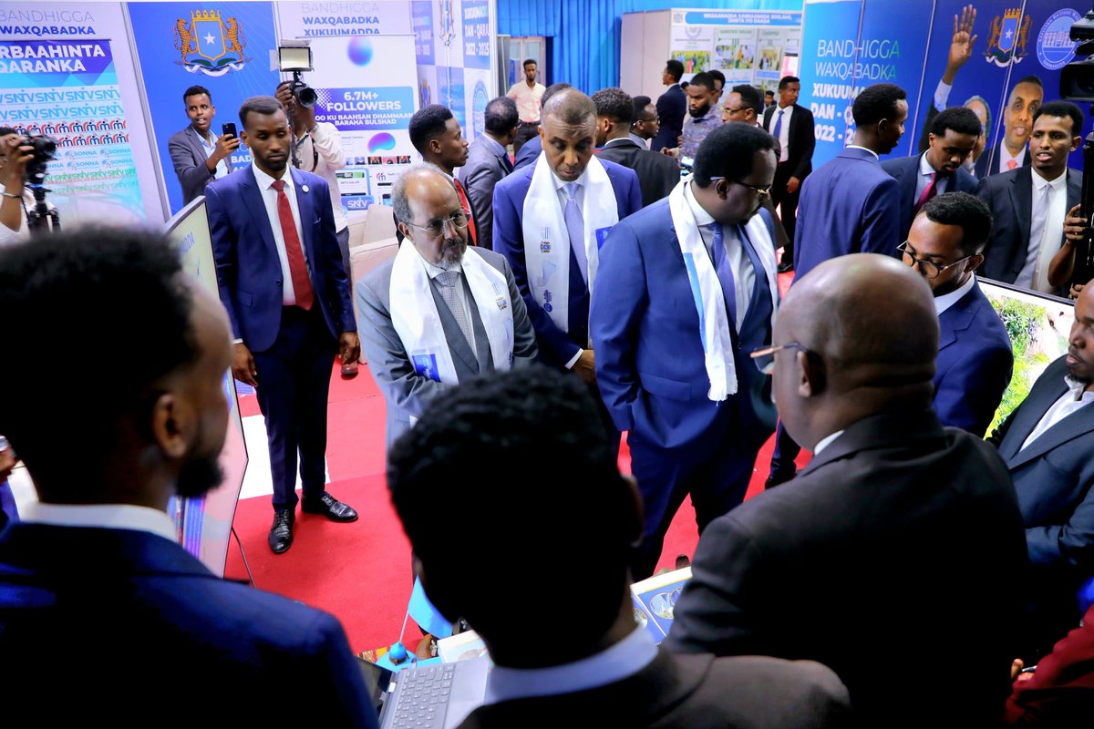 RadioMuqdisho's tweet image. President @HassanSMohamud and PM @HamzaAbdiBarre inaugurated the exhibition in Mogadishu that presents 3 years of achievements by Somali government agencies. #SomaliaDevelopment