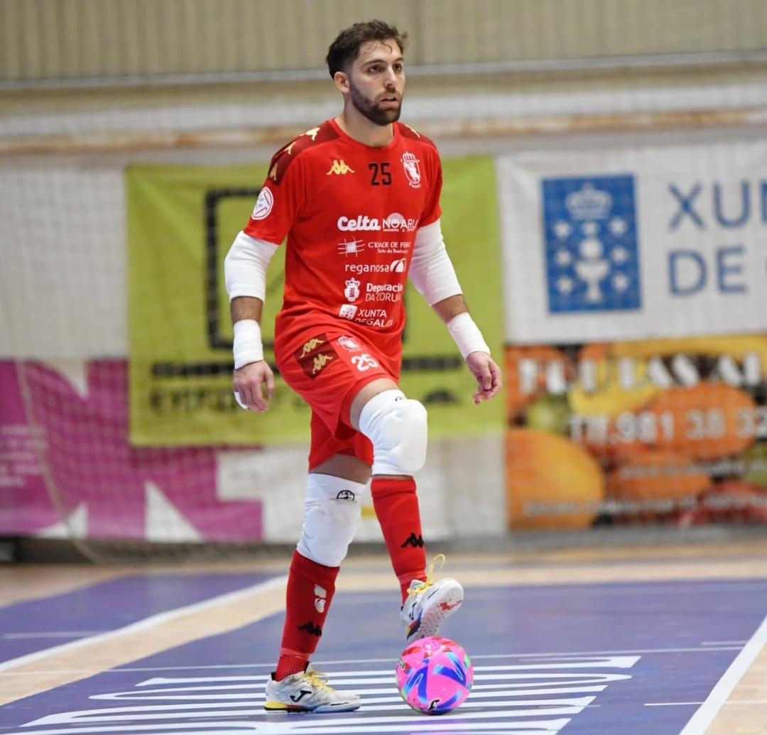 🧤Así está el ranking de los porteros con más paradas en estas tres primeras jornadas de liga de futsal

🥇5️⃣2️⃣ <a href="/MatiStarna/">Mati</a>
🥈4️⃣7️⃣ <a href="/1jesusherrero/">Jesús Herrero Parrón</a>
🥉4️⃣5️⃣ <a href="/luanmuller03/">Luan Muller</a>
➖4️⃣4️⃣ <a href="/chemi1996/">Jose Miguel Oliver</a>
➖3️⃣3️⃣ <a href="/Anntonio1_/">Antonio Navarro</a>