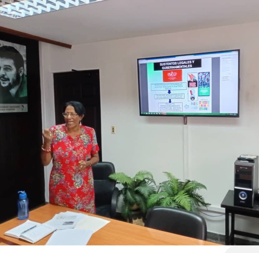 🇨🇺 Presidido por los ministros de Educación y Educación Superior de #Cuba, <a href="/naimatrujillob/">Naima Ariatne Trujillo Barreto</a>  y <a href="/WalterBG_MES/">Walter Baluja García</a>, se reunió la comisión encargada de la concepción, redacción y sistematización del anteproyecto de Ley de la Educación.
#CubaMined
#CubaMES