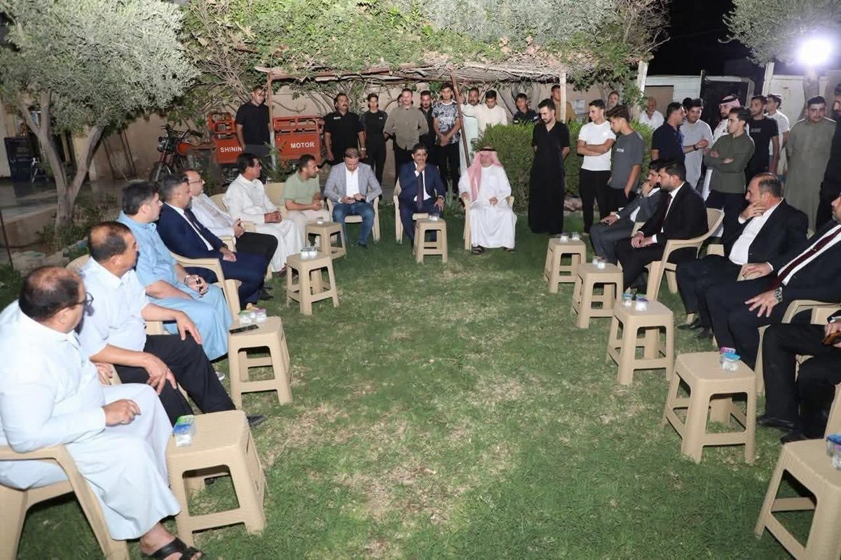ALsarh24's tweet photo. الدكتور مصطفى الكبيسي يزور دار الشيخ مزهر الكبيسي

زار الأمين العام لحزب الصرح الوطني الدكتور مصطفى عياش الكبيسي، دار الشيخ مزهر الكبيسي في محافظة الأنبار، وذلك في إطار سلسلة الزيارات الاجتماعية والتواصل مع شيوخ ووجهاء العشائر. وشهد اللقاء تبادل الأحاديث الودية والتأكيد على أهمية تعزيز الروابط المجتمعية وترسيخ قيم التعاون والتآخي بين أبناء المحافظة.

المكتب الإعلامي 
١٧ ايلول ٢٠٢٥

 #منكم_وبيكم