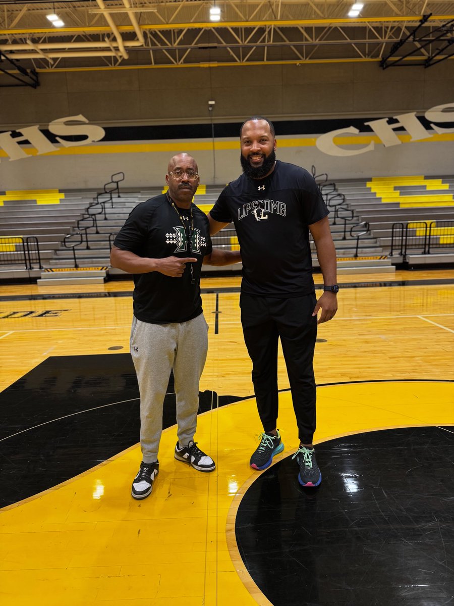 Shout to Coach Brooks and Lipscomb University for coming out today🏴‍☠️🏴‍☠️