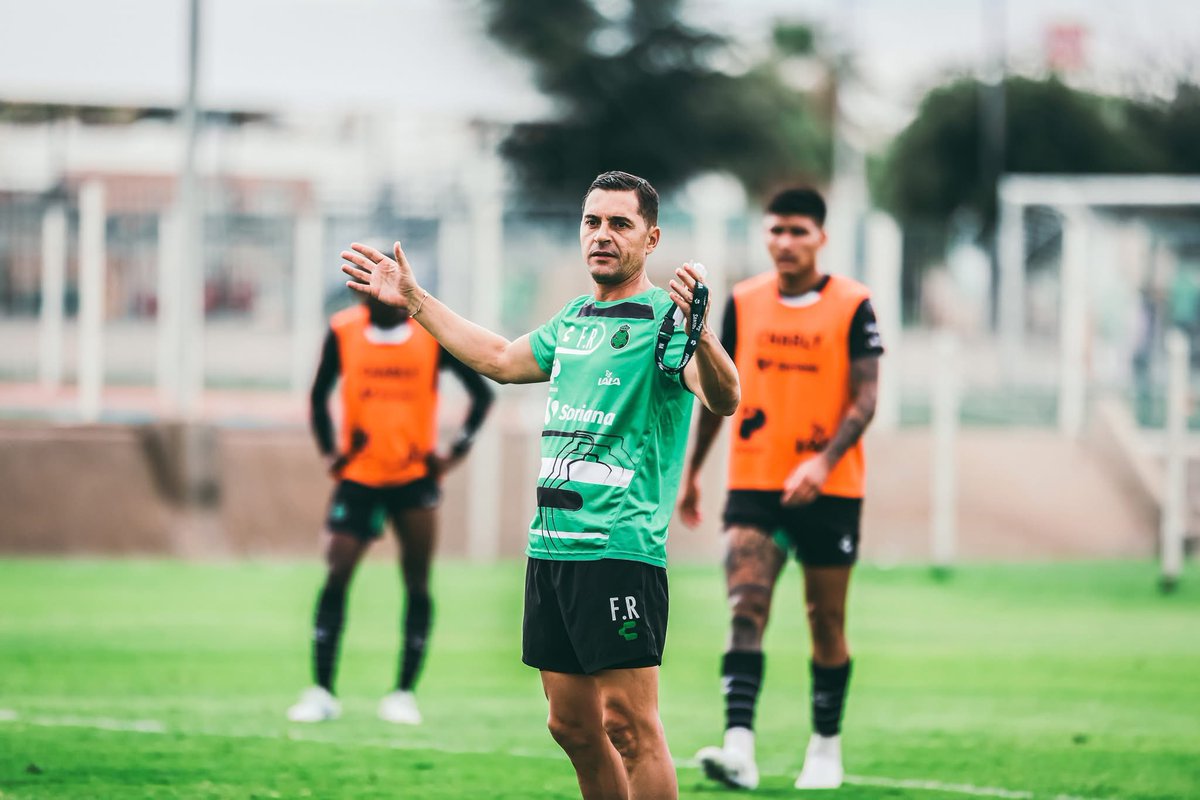 Alberto Ruiz (@betoruizg) on Twitter photo 🚨GIVEAWAY GUERRERO🚨
🎫 ¡Te regalamos boletos para el #Santos vs #ADSL! ⚔️🔴⚪️
1️⃣Sigue a <a href="/calientesports/">Caliente Sports</a> y a mí 📲
2️⃣ Dale 🔁 y ❤️
3️⃣Comenta tu pronóstico del partido usando el hashtag #MásAcciónMásDiversión 🔥
🎫 ¡Se regalarán DOS PASES DOBLES! 🎫 🚨GIVEAWAY GUERRERO🚨
🎫 ¡Te regalamos boletos para el #Santos vs #ADSL! ⚔️🔴⚪️
1️⃣Sigue a <a href="/calientesports/">Caliente Sports</a> y a mí 📲
2️⃣ Dale 🔁 y ❤️
3️⃣Comenta tu pronóstico del partido usando el hashtag #MásAcciónMásDiversión 🔥
🎫 ¡Se regalarán DOS PASES DOBLES! 🎫