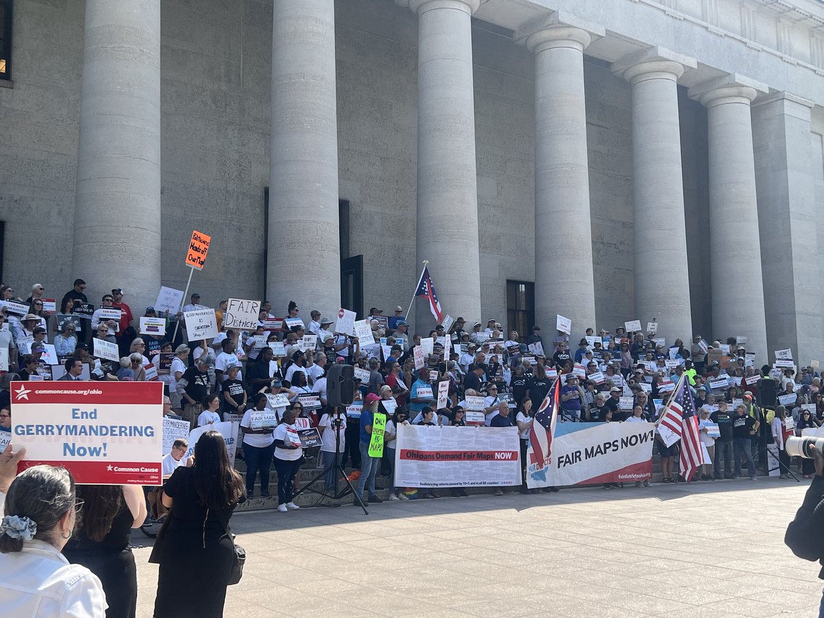 OhioEA's tweet photo. OEA President Jeff Wensing was at the Ohio Statehouse for #fairmapsday to send a loud and strong message to lawmakers.
We need to let them know we will never stop fighting for fair maps, fair representation and fair elections where each vote matters and each vote counts. ✊ https://t.co/3RYyoDnzIE