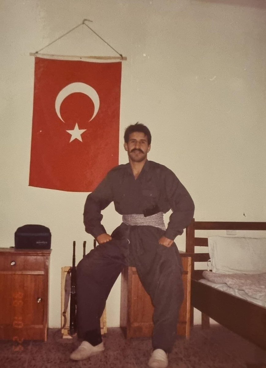 10 ülkücü çakala bir kurt yeter.