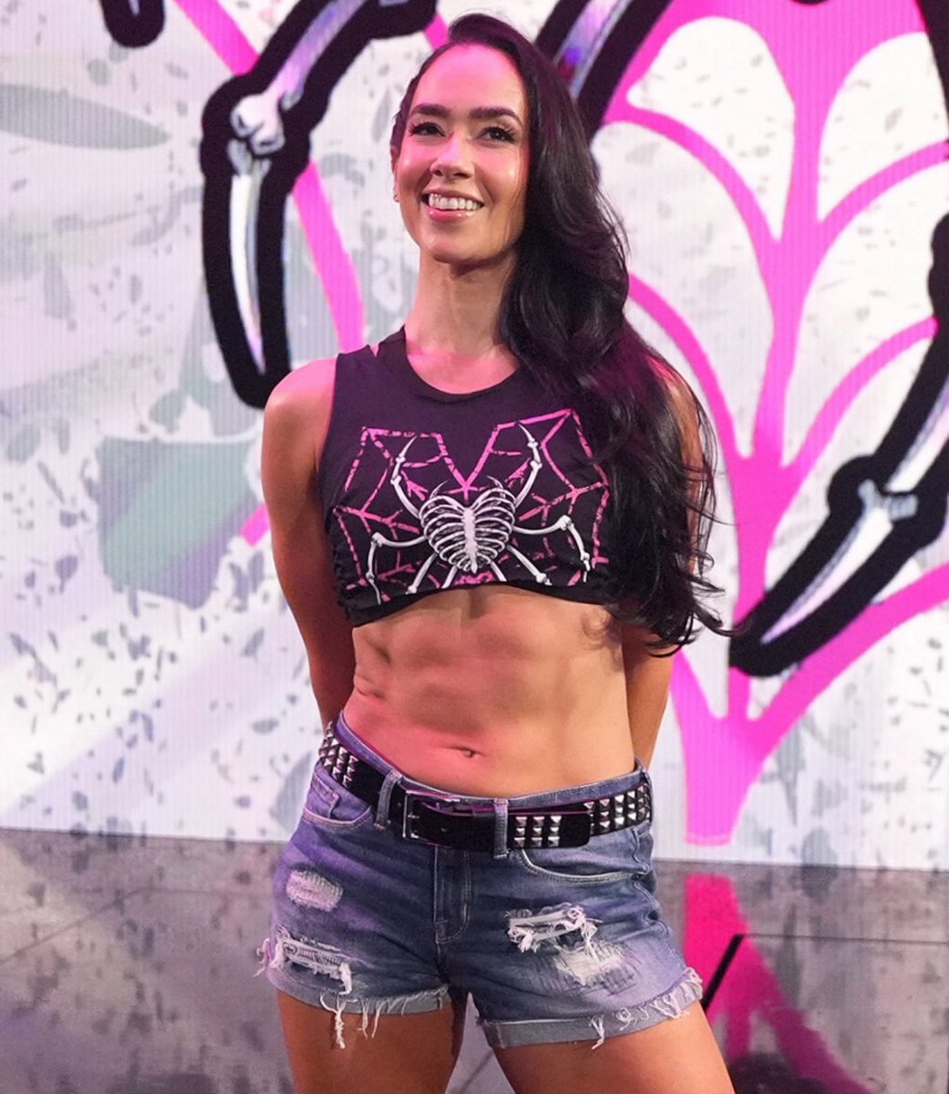 weshlateam's tweet image. Aj lee AJ LEE AJ LEEEEE 😍❤️ #ABWWE #WWERaw #WWERawML ❤️❤️❤️