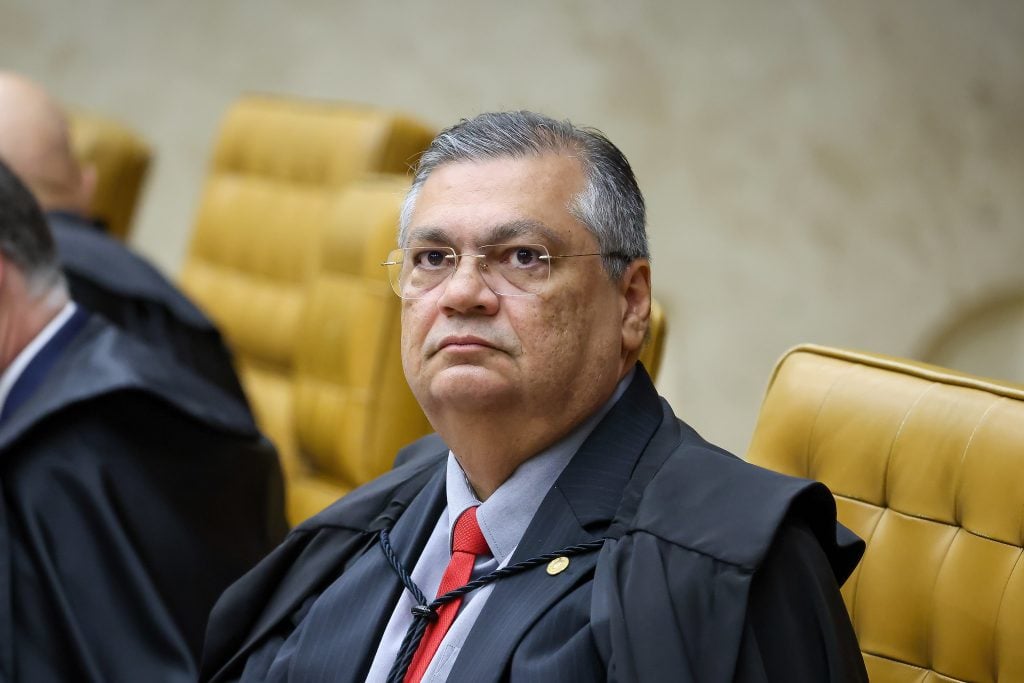 analise2025's tweet image. 🚨 URGENTE: em reação à PEC da Blindagem, Flávio Dino acelera inquéritos de corrupção envolvendo as emendas parlamentares!

São 80 deputados sob investigação por desvio de dinheiro público das emendas.

📰 CNN