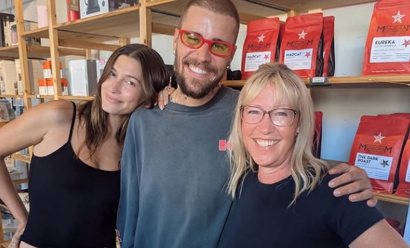 Justin Bieber and Hailey Bieber Seen in Ontario: Here’s Why Canadians Might Catch More Glimpses [WATCH]: bit.ly/4mmgdwM 

#JustinBieber #HaileyBieber #Beliebers #Canada #TheBiebers #Rhode #JustinBieberFans