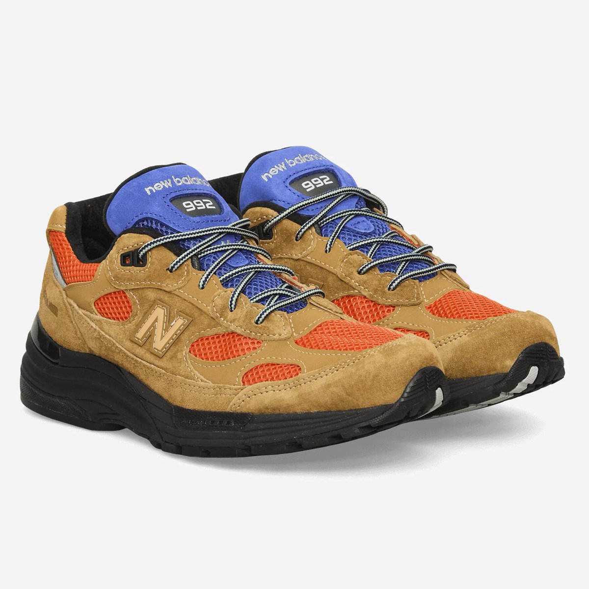 SNKR_TWITR tweet media