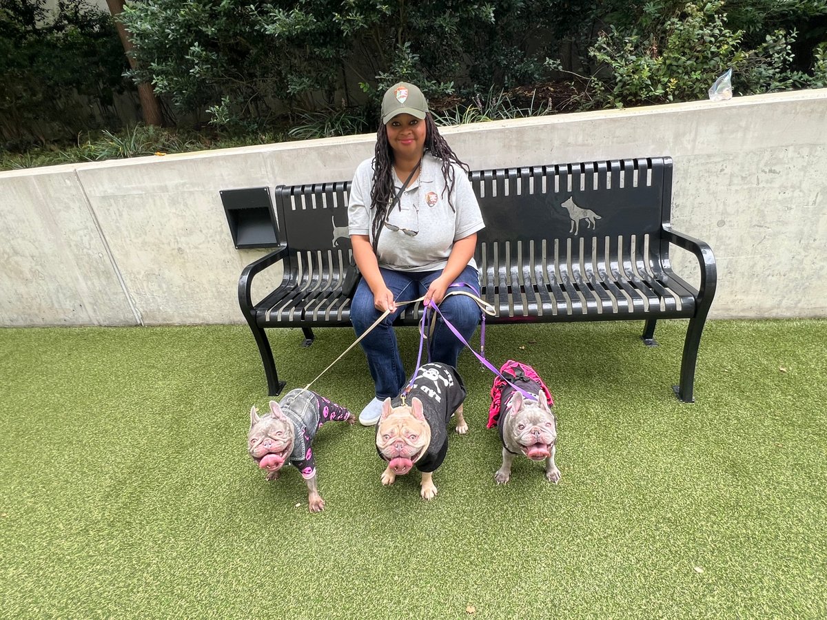 Every good punk brings their best friend to the show!

B.A.R.K. Ranger goes punk on September 28 from 10 am to 1 pm. Check out go.nps.gov/RockCreekParkD… for a full list of programs happening on September 20-21 and 27-28, including times and locations. 

📸: Sheila Kensinger-Clark