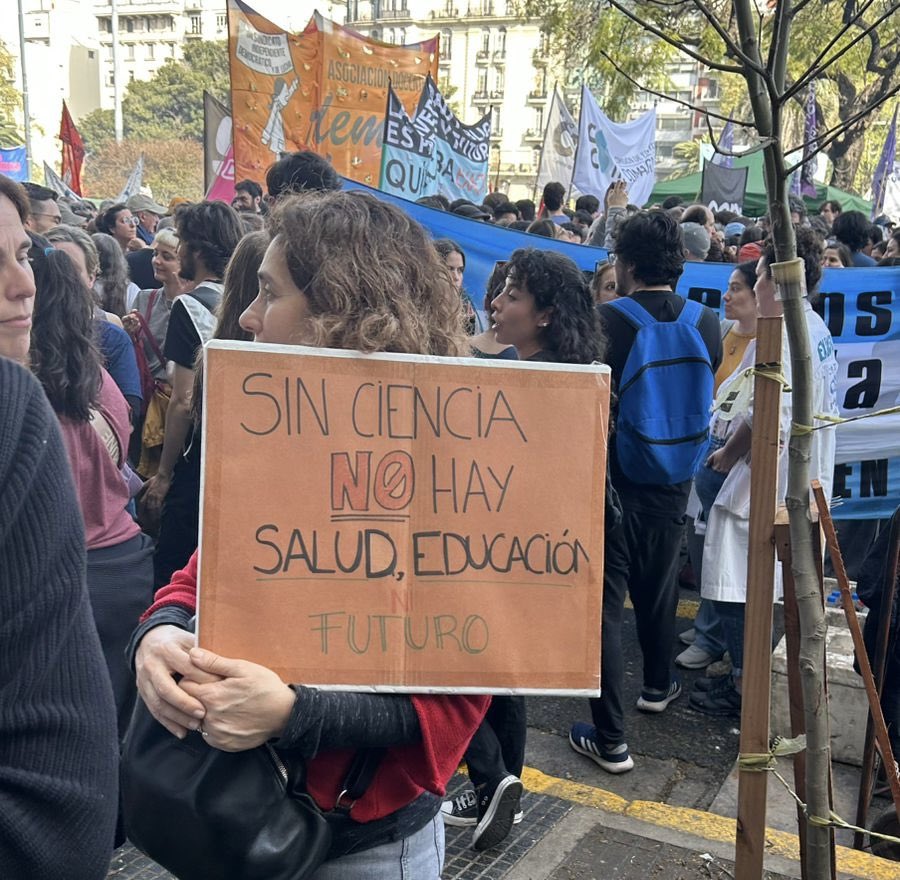 Mónica Litza tweet media