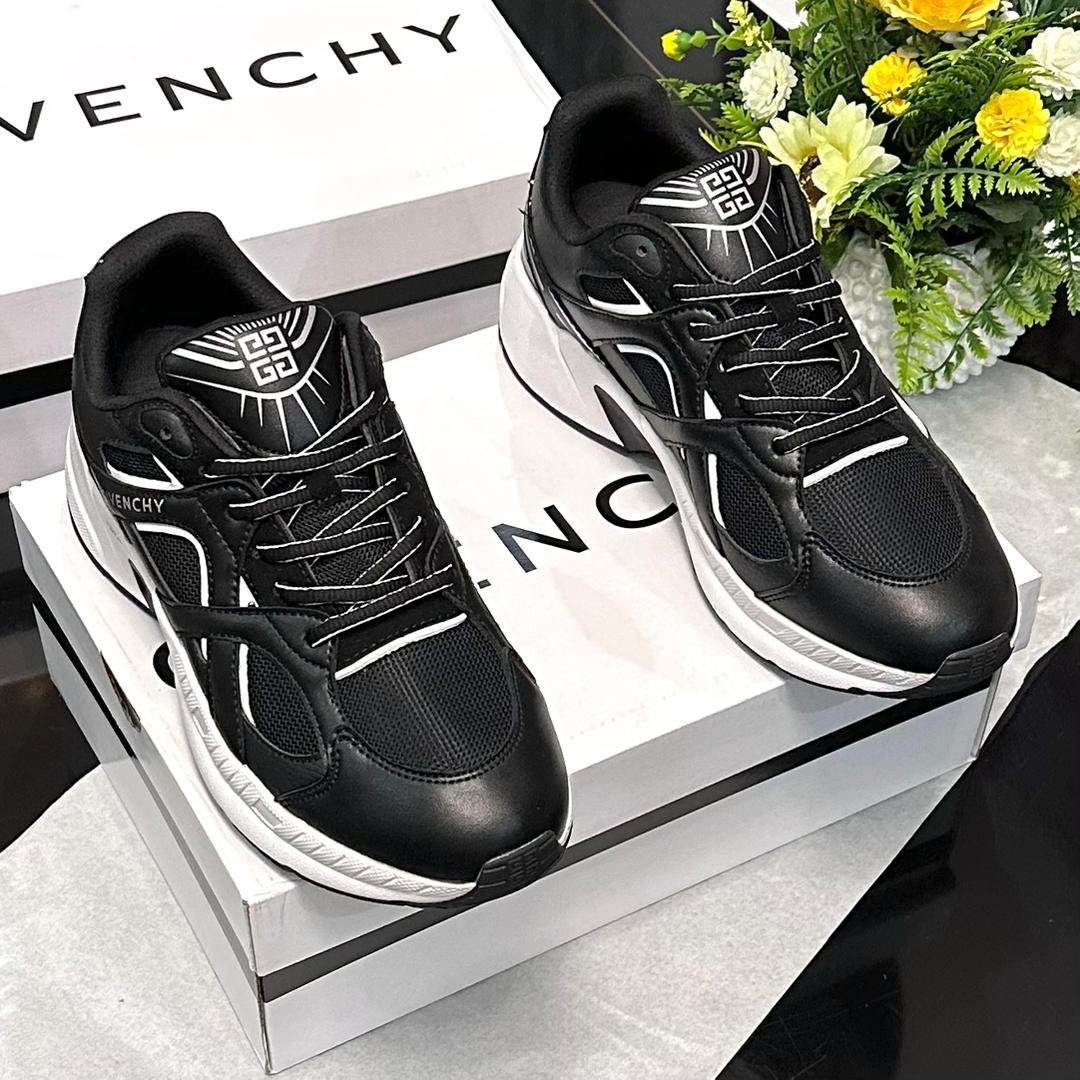 FashionCelesthi's tweet image. "Kick it in style with these 🔥 
black sneakers! 👟 
Sizes 40-45, just ₦95k. Elevate your vibe and turn heads wherever you go! 🚀 Get yours now! #NaijaSwag #LagosDrip #NigerianTrendsetters"