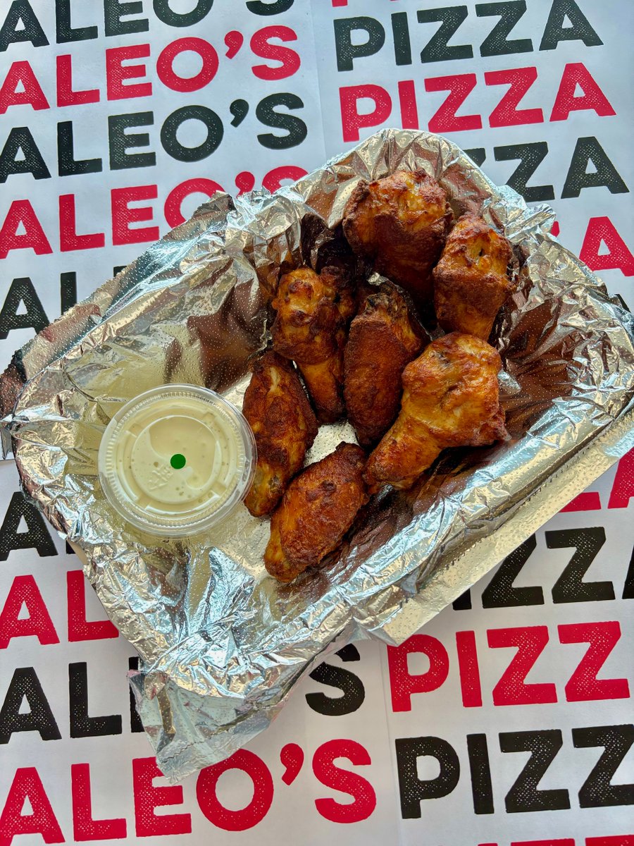 It's WING WEDNESDAY‼️🍗🍕

Stop by today and grab a Large 14" 1-Topping Pizza + 8-piece Wings for ONLY $25🚨 

🔗 Start your order now by visitng: valeospizza.com/online-orderin… 

📞🚘 CALL US for PICKUP/DELIVERY
WI | 262-657-5191
MN | 952-248-9200