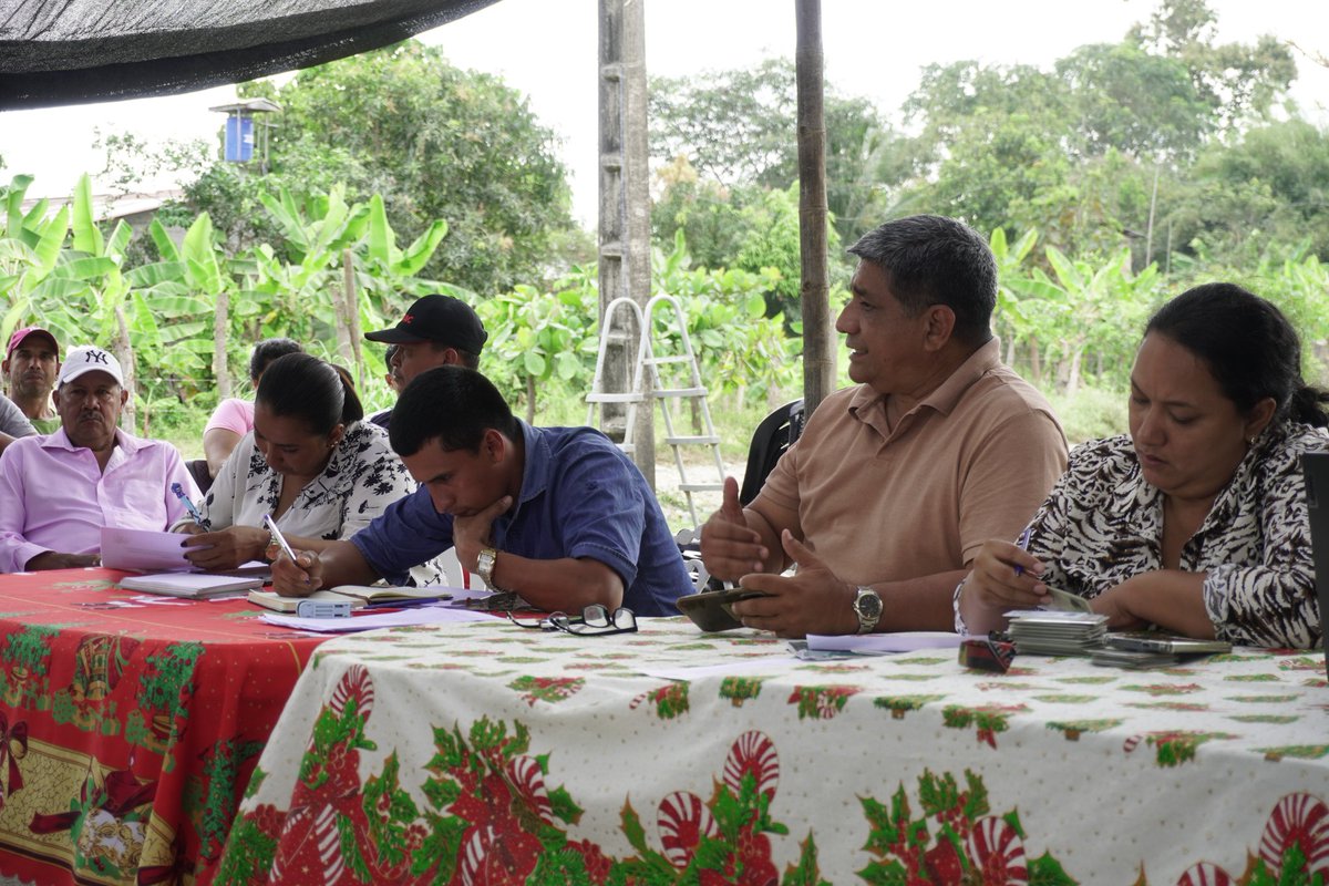 ASTAC (@astacecuador) on Twitter photo 📣ASTAC sigue sumando afiliados y reafirma su compromiso por la defensa de los derechos de los trabajadores agrícolas bananeros🧑🌾🍌.
#ASTACEcuador
#TrabajadorBananeroEc
#JusticiaSocial
<a href="/AstacEcuador/">ASTAC</a> <a href="/AECID_es/">AECID</a> <a href="/ISCOD_UGT/">Sindicalistas sin Fronteras ISCOD UGT</a> <a href="/OITAndina/">OIT Países Andinos</a> <a href="/Misereor/">Misereor</a> 📣ASTAC sigue sumando afiliados y reafirma su compromiso por la defensa de los derechos de los trabajadores agrícolas bananeros🧑🌾🍌.
#ASTACEcuador
#TrabajadorBananeroEc
#JusticiaSocial
<a href="/AstacEcuador/">ASTAC</a> <a href="/AECID_es/">AECID</a> <a href="/ISCOD_UGT/">Sindicalistas sin Fronteras ISCOD UGT</a> <a href="/OITAndina/">OIT Países Andinos</a> <a href="/Misereor/">Misereor</a>