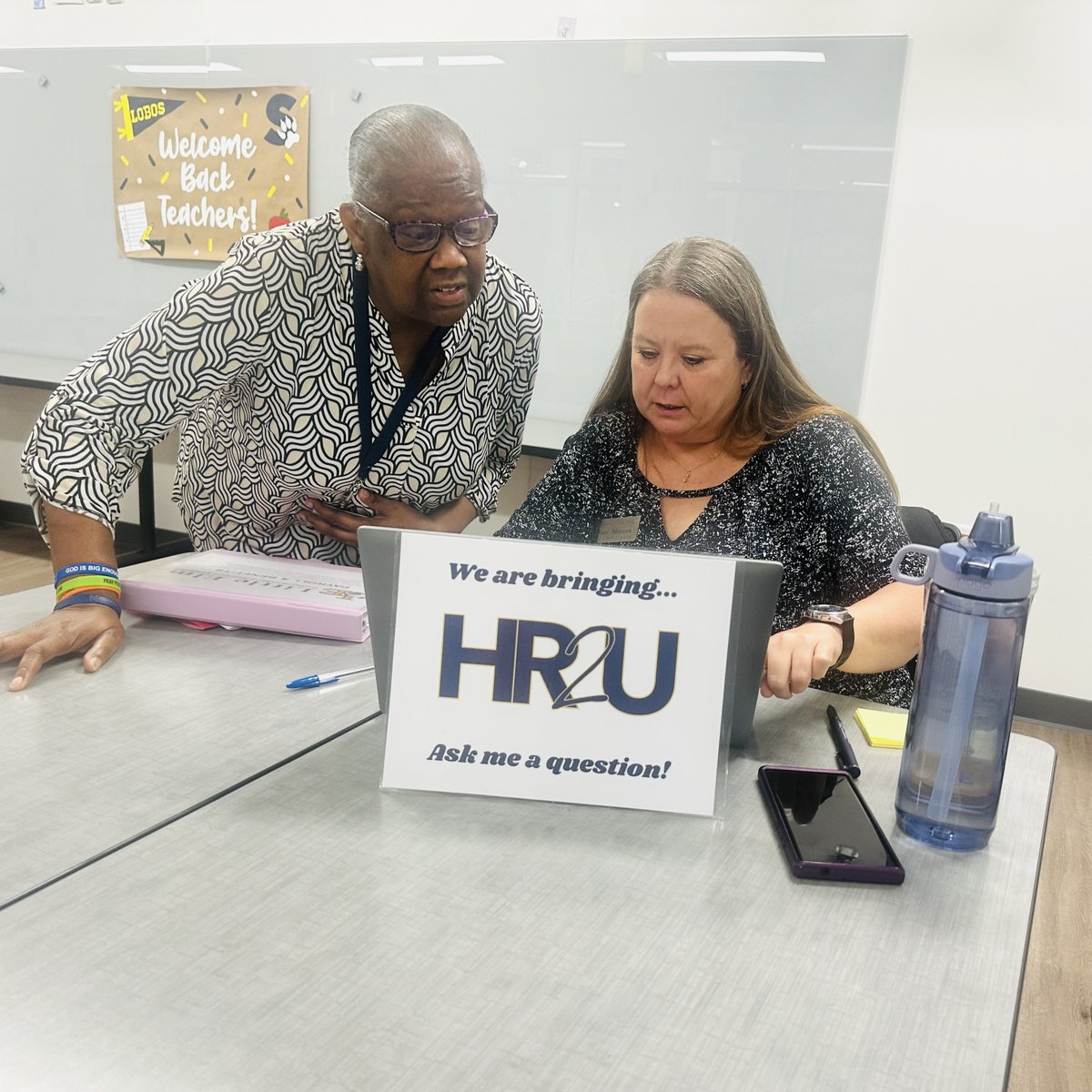 HR2U popped up at Strike Middle School today!
We set up our mobile help desk to support staff with HR, payroll and benefits on the spot. Plus we shared a little Lobo spirit while we were there. Thanks for having us, Strike! <a href="/leisd/">Little Elm ISD</a> <a href="/strike_leisd/">Strike Middle School</a> 
#HR2U #HumanResourceServices