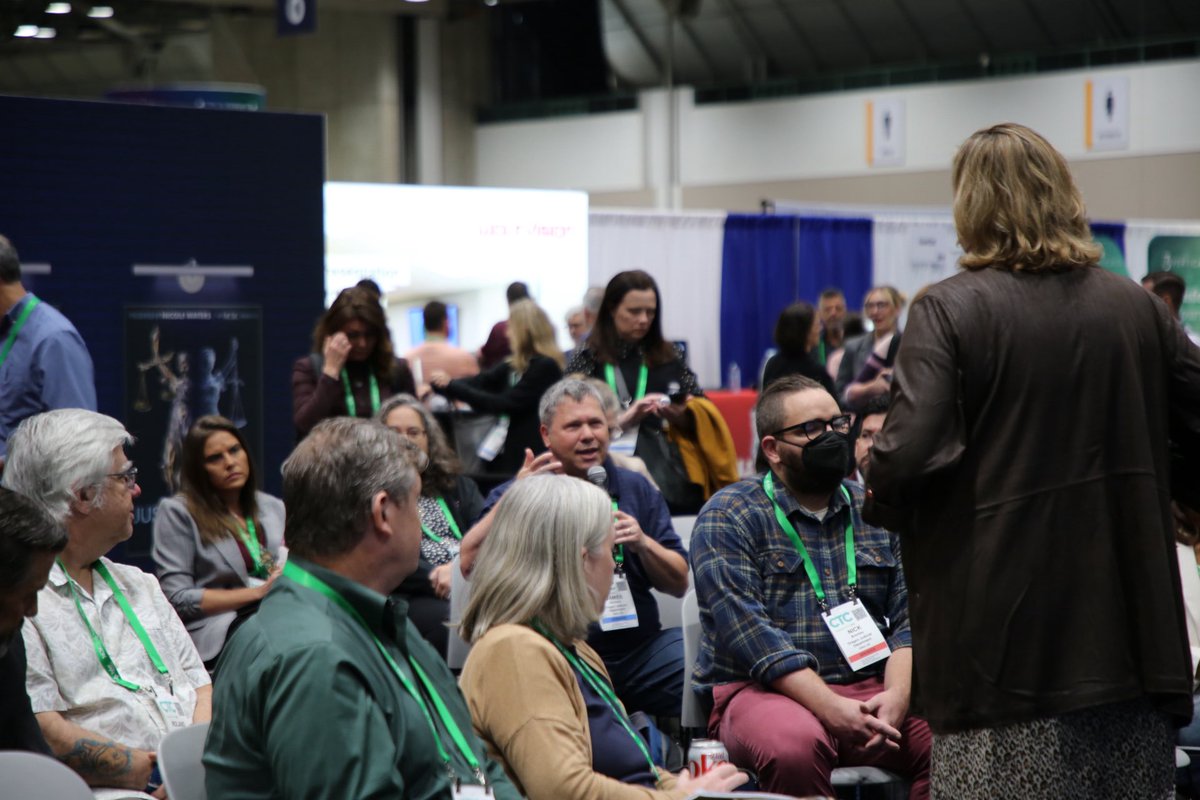 StateCourts's tweet image. Day 2 of #CTC2025 was all about learning and networking! 

Highlights included a midnote panel featuring President Elizabeth Clement on the promises and perils of #AI in our courts, plus deep dives across 5 educational tracks and networking opportunities.

#CourtTech #AIinCourts