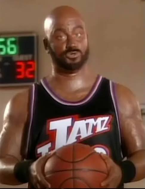 RealTheoWold's tweet photo. @BreannaMorello Wait — you mean this guy? https://t.co/bjy50RUcEm