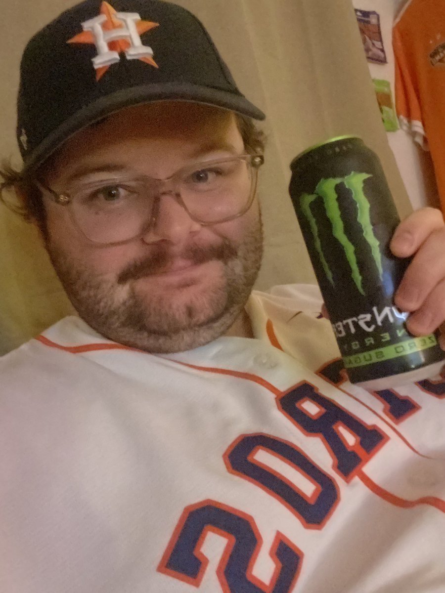 DanishSportsNut's tweet image. I had just got out of bed, putting my hat and jersey on, turned off the IPad turned on the TV, then Altuve “The Little Boss” as you would say @AstrosFansUK CRUSHES a homerun to give us the lead 4-2!! 
#Astros #SilverBoot #LoneStarSeries