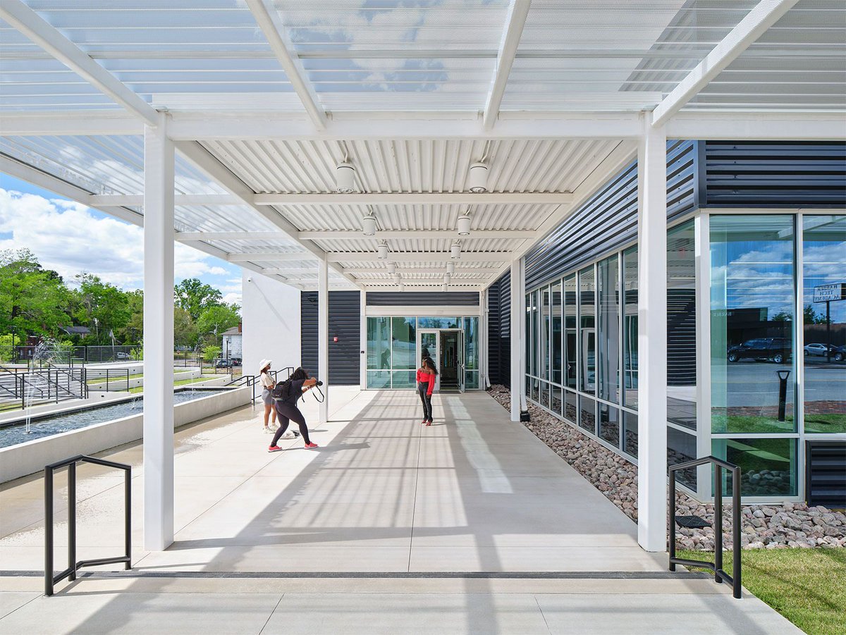 archinect's tweet image. Orangeburg County Library &amp;amp; Conference Center by Studio 2LR 📸 Keith Isaacs #ArchinectProjects

Project details at archinect.com/firms/project/…