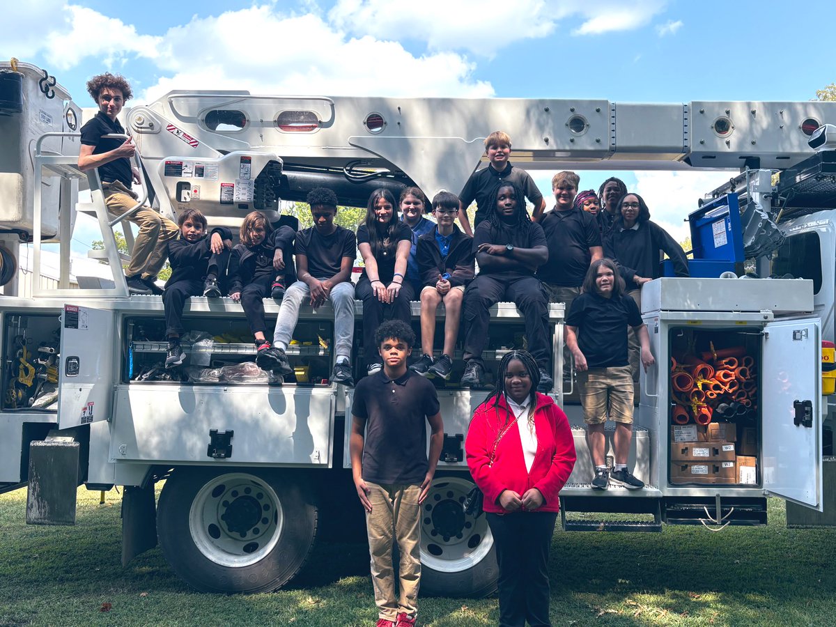 Ever wonder how our JEA linemen daily use math and science?🤔 Our <a href="/MalesusSTEM/">Malesus STEM Innovation Center</a> Toyota EM2 students learned exactly that today.⚡️