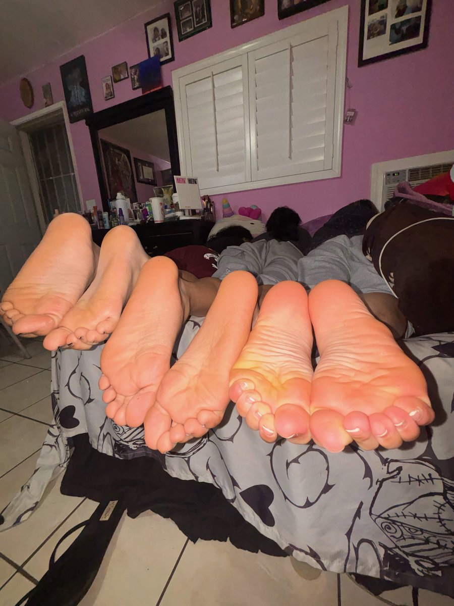 Hangin with my girls! Who can guess what the room smells like after we took off our shoes?
<a href="/blackmoonsoles/">blackmoon SWEATY soles</a> <a href="/Vsprettyft/">The Stinky 🧦Queen</a>