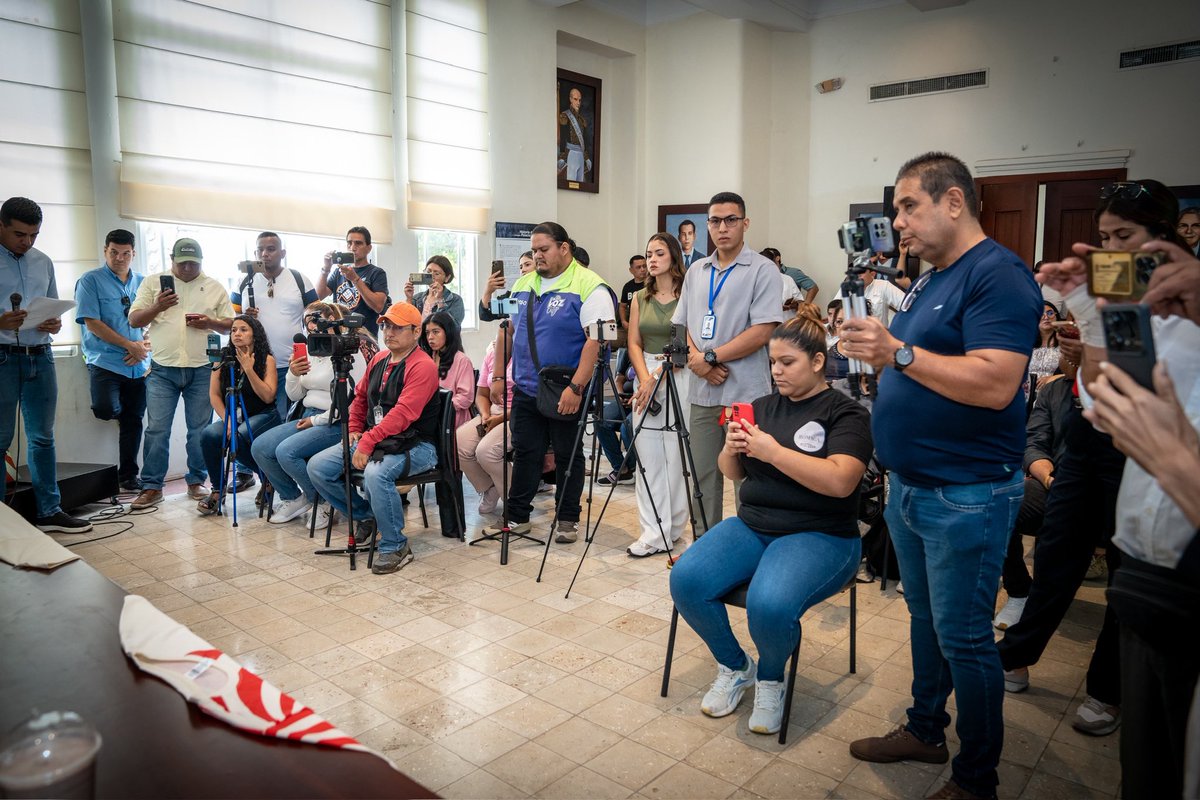 alcaldiabbhy's tweet image. #Babahoyo | En rueda de prensa, nuestro alcalde @GustavoBarquetM, junto al Director de Cultura de la #AlcaldíaCiudadanaDeBabahoyo, informaron sobre el festival #LaCalleEsMía 🎉…