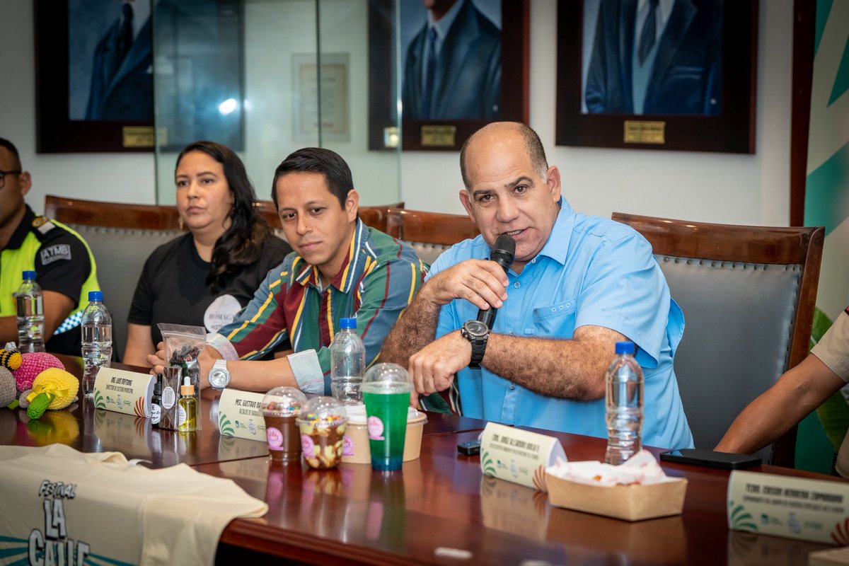 alcaldiabbhy's tweet image. #Babahoyo | En rueda de prensa, nuestro alcalde @GustavoBarquetM, junto al Director de Cultura de la #AlcaldíaCiudadanaDeBabahoyo, informaron sobre el festival #LaCalleEsMía 🎉…