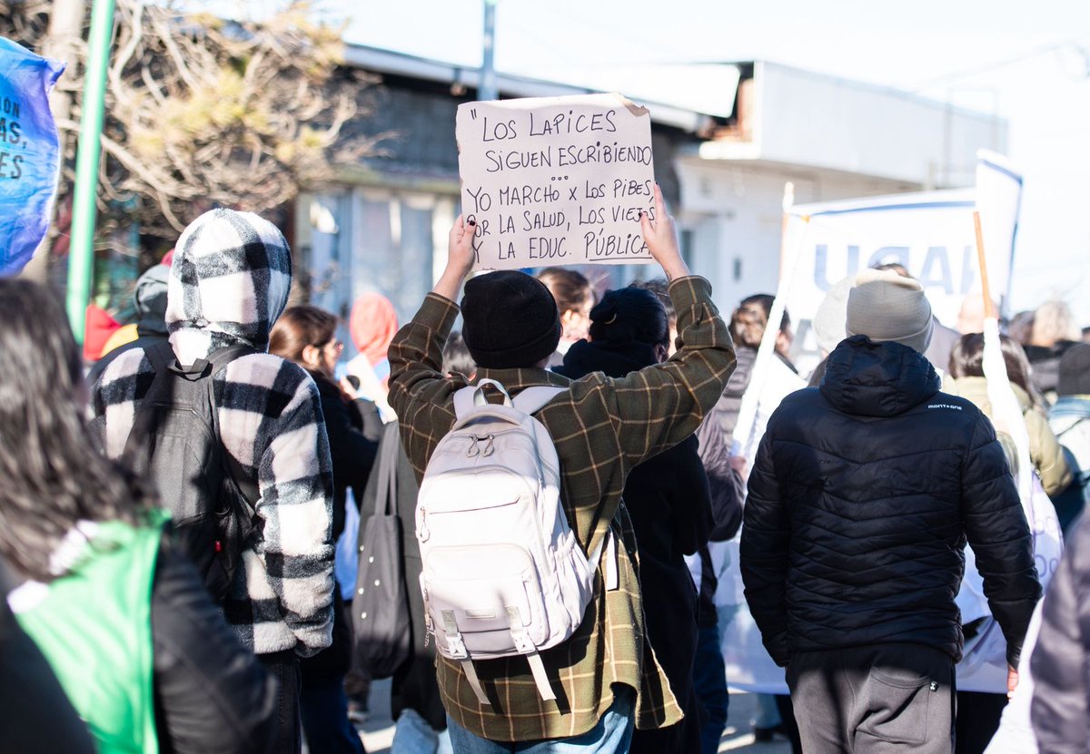 La Marcha Federal Universitaria se sintió fuerte en Río Grande. Estudiantes, docentes y familias reafirmaron que los fueguinos vamos a cuidar la universidad pública.

Nuestra educación superior gratuita abre oportunidades y sostiene la investigación que impulsa el desarrollo