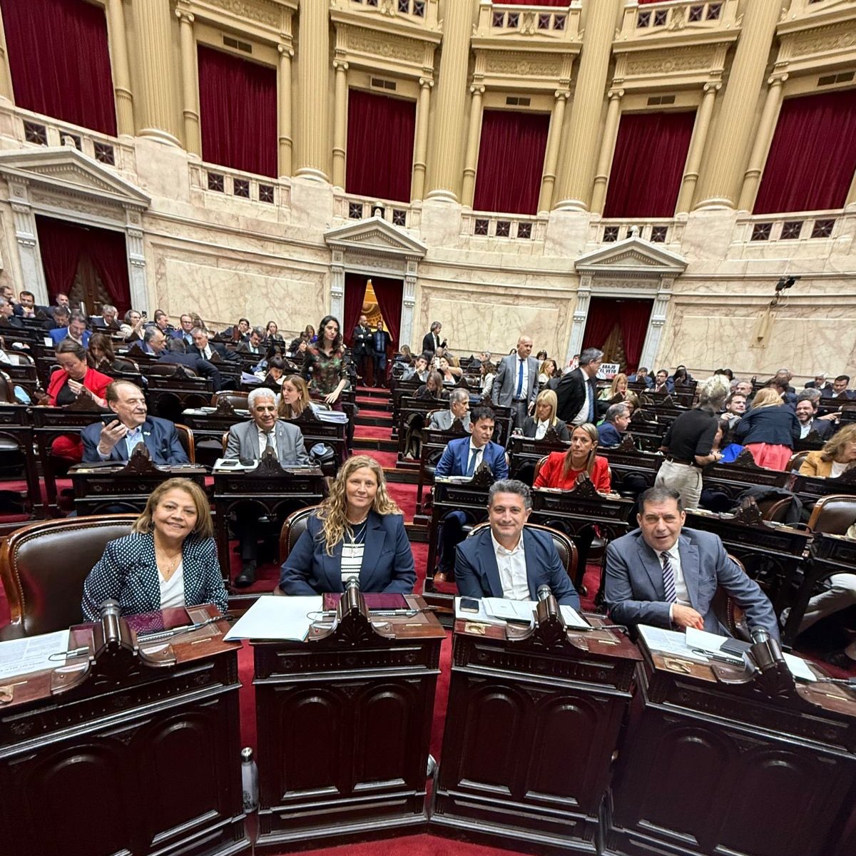 Orgullos de los representantes de La Rioja. ❤️💙❤️ 
#VetosRechazados